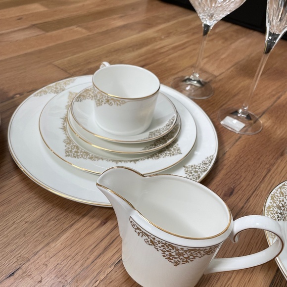 Wedgwood Vera Wang Dining Set - Picture 4 of 6